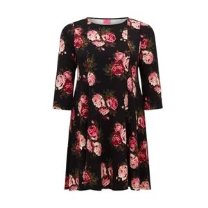 BETSEY JOHNSON X TORRID 2X floral Ponte Skater dress with Peekaboo back  cutout